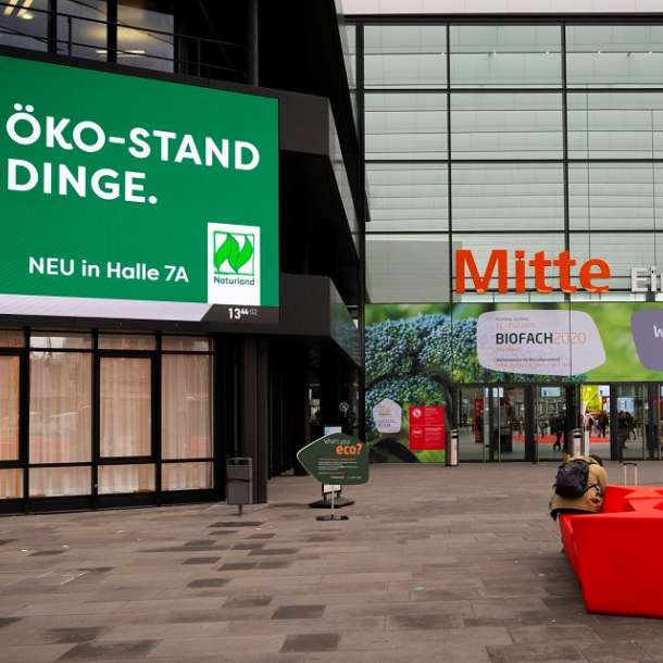 Naturland und Partner Eingang Mitte auf der Messe Biofach 2020 in Nürnberg