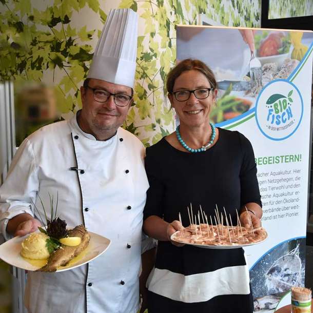 Nicole Knapstein auf dem Naturland Aktionstag Bio-Fisch in der Mittagspause in Hamburg 2019