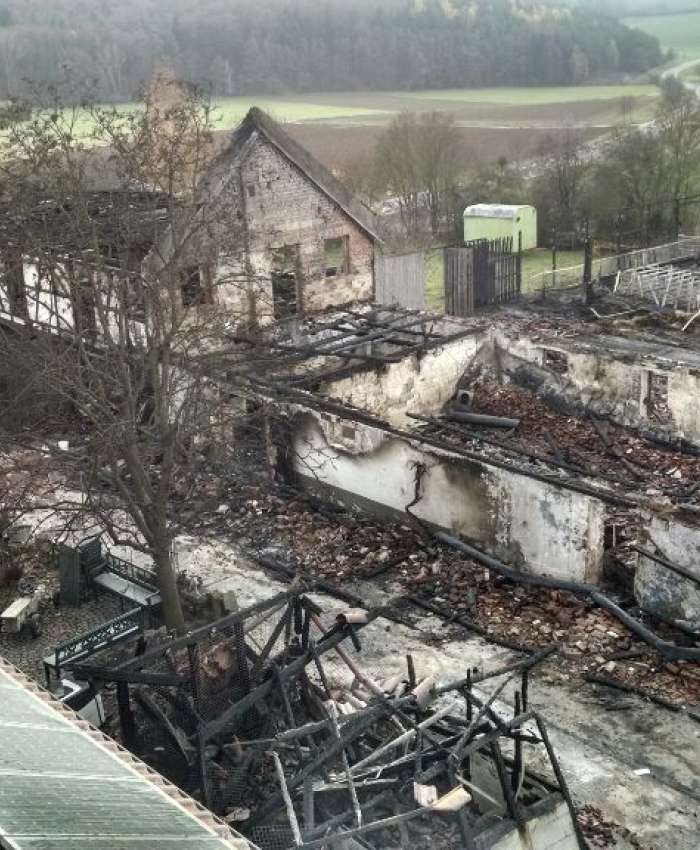 Der Biohof May nach dem Brand im November 2015.