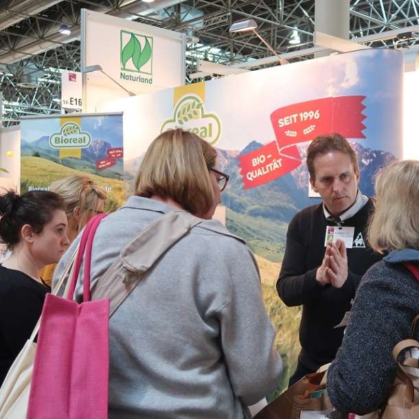 Naturland und Partner Agrano auf der Messe BioWest 2019 in Düsseldorf
