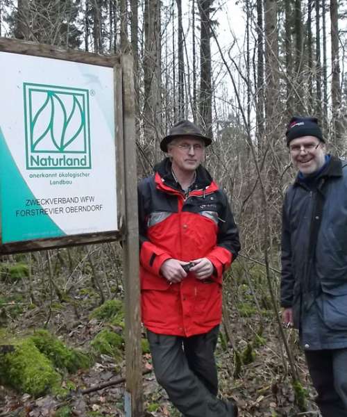 Inspection and certification with our Naturland forest expert Martin Reinold (r.)