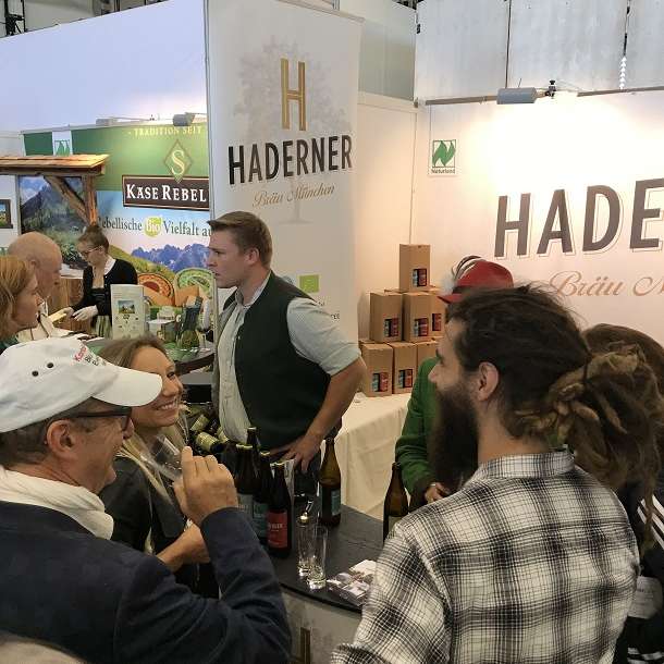 Naturland und Partner Haderner Bräu auf der Messe BioSüd 2019 in Augsburg