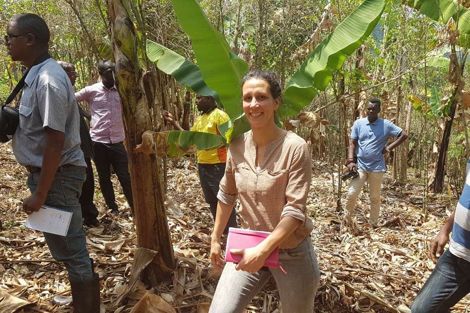 Seit 2012 ist Anne Hessenland für Naturland in Burundi im Einsatz.